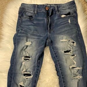 Distressed medium wash American Jeans size 6